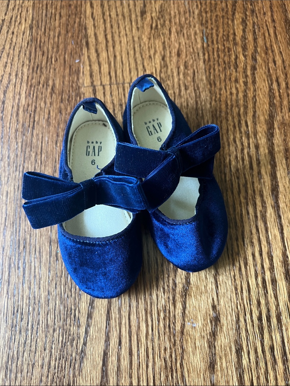 GAP Navy Velvet Bow Mary Jane Baby Shoes NWOT